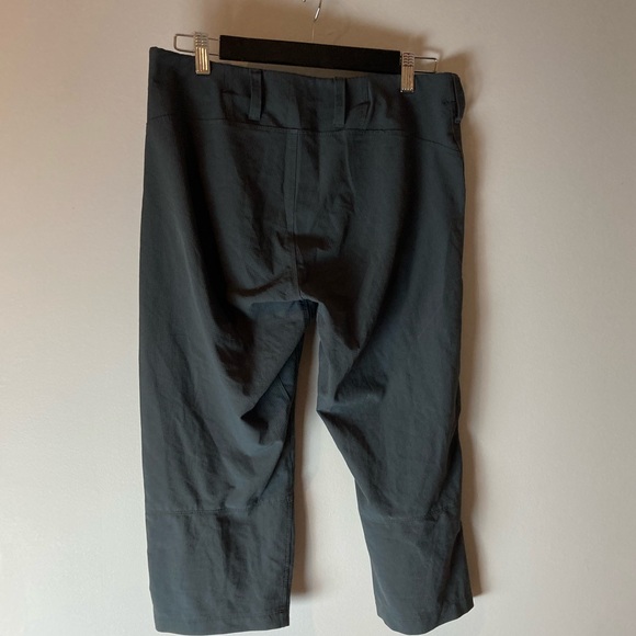 North Face. Capris - Picture 2 of 10